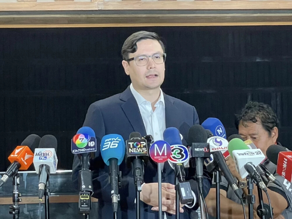 'โรม' หวั่นรัฐบาลดันเอ็นเตอร์เทนเมนต์คอมเพล็กซ์ เปิดช่อง 'จีนเทา' ฟอกเงิน
