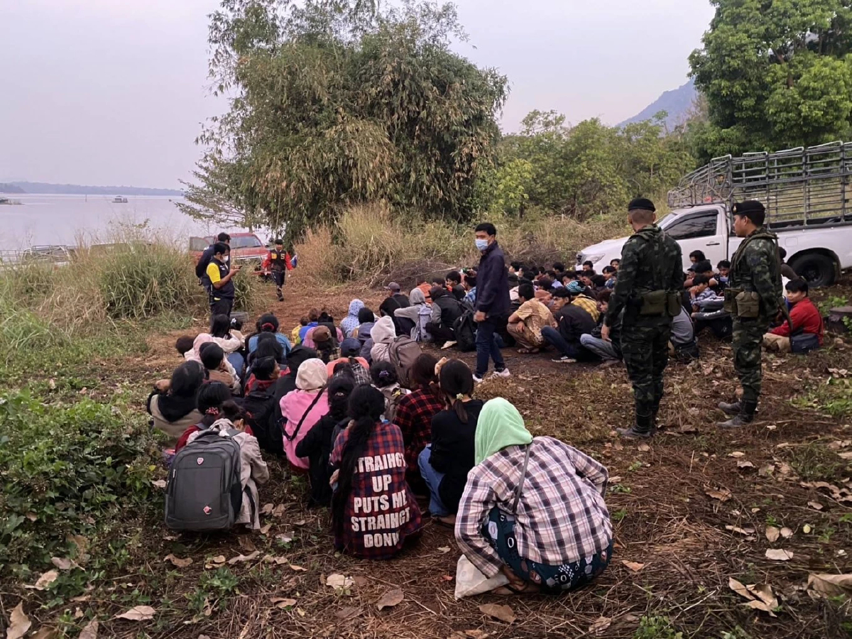 กกล.สุรสีห์-นเรศวร  ซีลชายแดน จับต่างด้าววันเดียว 139 คน ยาบ้ากว่า 1 หมื่นเม็ด