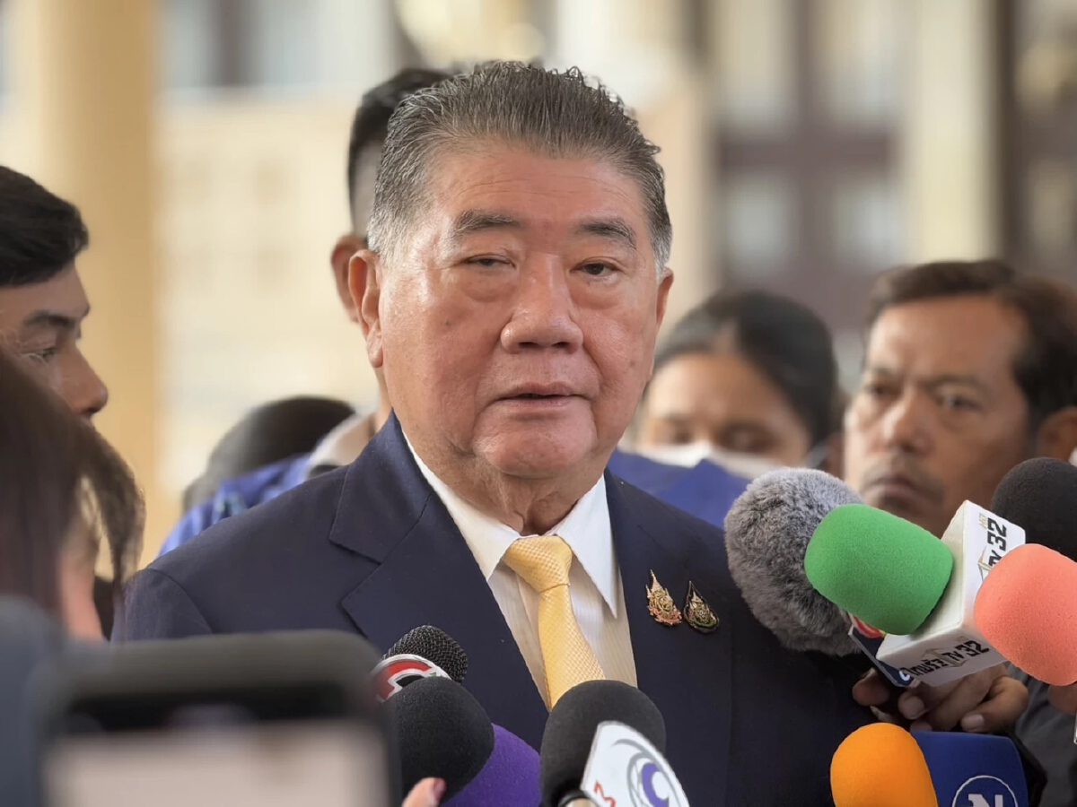 'ภูมิธรรม' บอก 'กัณวีร์ 'ถามคนไทยยัง หางานผู้อพยพ 9ศูนย์ แบกไหวไหม