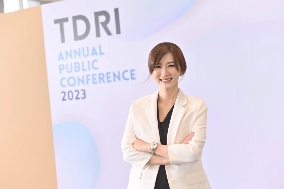 ดร.สลิลธร ทองมีนสุข | สถาบันวิจัยเพื่อการพัฒนาประเทศไทย (TDRI)