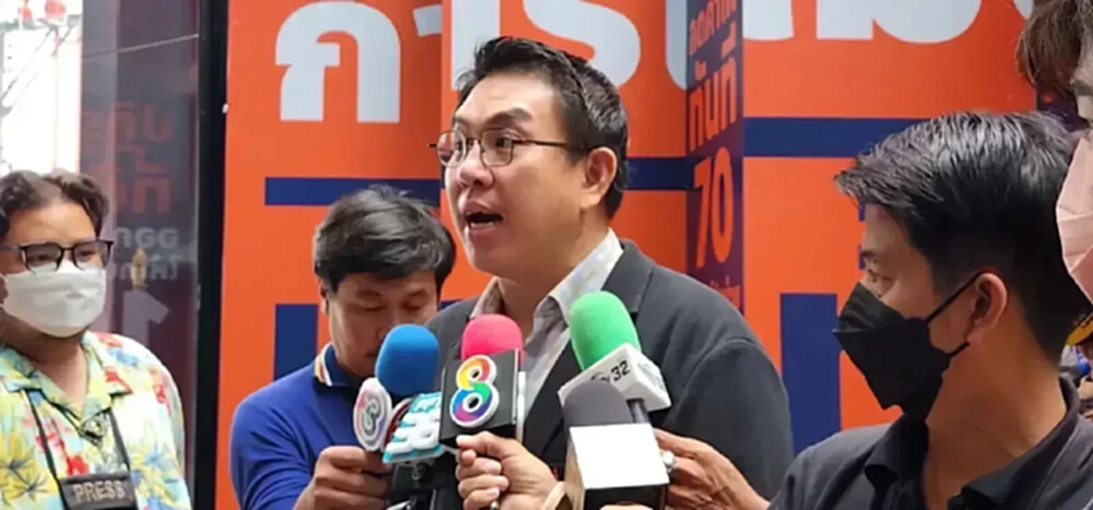 'วิโรจน์' โชว์วิชั่น 4 ข้อ ค้านไอเดียจ่ายเงินแลกไม่เป็นทหารเกณฑ์