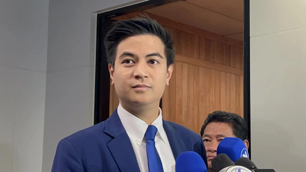 ไร้คนมาแจง! 'พริษฐ์' จ่อนัดถก กมธ.ต่อ ปมเลิกสารพัดหลักสูตร แก้ระบบอุปถัมภ์