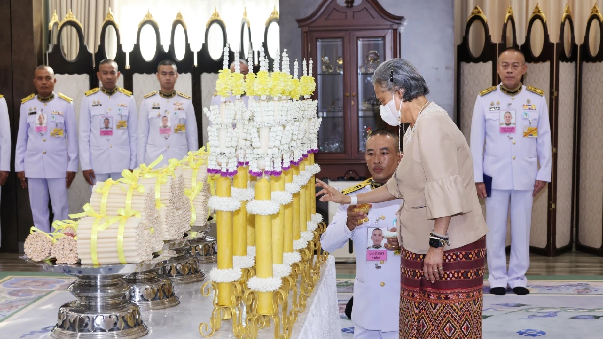 ทำความรู้จัก ‘เทียนรุ่ง’ เครื่องราชสักการะพระราชพิธีมาฆบูชา