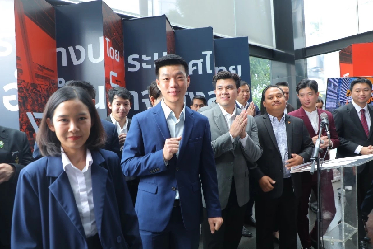 'ณัฐพงษ์' หนุนดีเอสไอ รับสอบคดีฮั้วเลือก สว. ฝ่ายค้านพร้อมช่วย