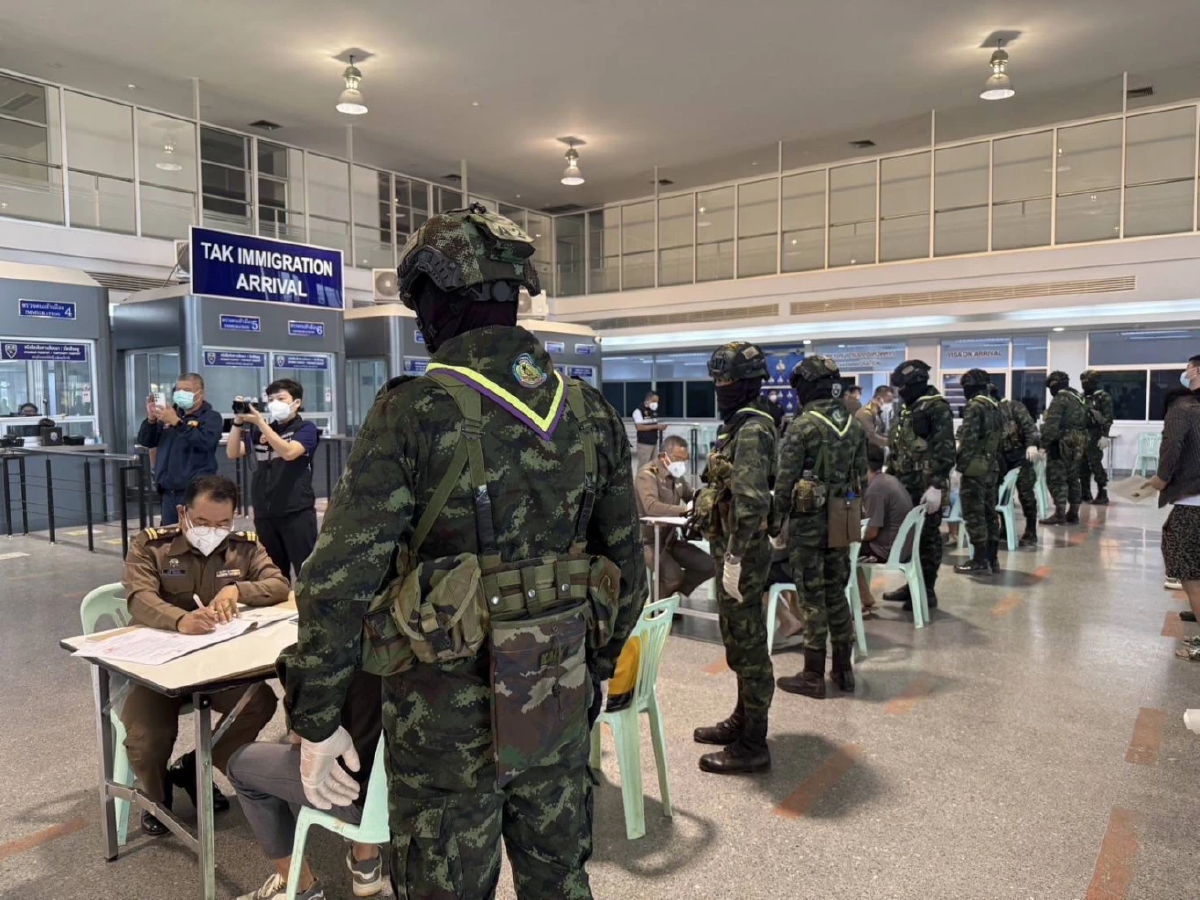 ส่ง 'แก๊งคอลเซ็นเตอร์' จาก เมียนมา กลับจีน รอบสุดท้าย รวม 621 คน