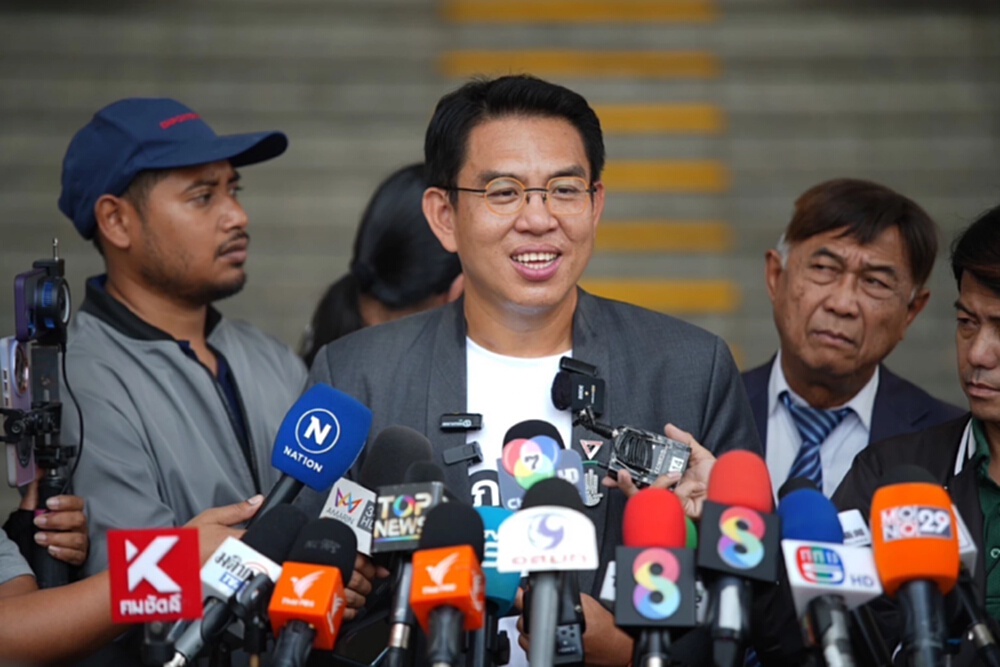 'วิโรจน์' โล่งใจขึ้น หลังใช้เวลาเกือบ 2 ชม.แจง ป.ป.ช.คดี 44 สส.
