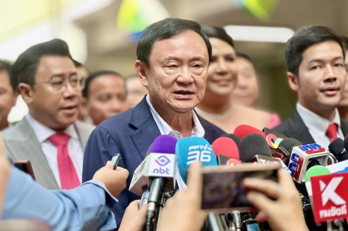 ‘ทักษิณ’ ยิ้มรับสิ้นมนต์ขลังบอกแก่แล้ว ลั่นสนามใหญ่ พท.ไม่ต่ำ 200 ที่นั่ง