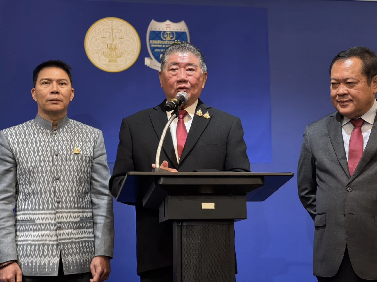 'ภูมิธรรม' นัดถกบอร์ดดีเอสไอคดีฮั้ว สว. เป็นคดีพิเศษ 6 มี.ค. หลังเลื่อนโหวต