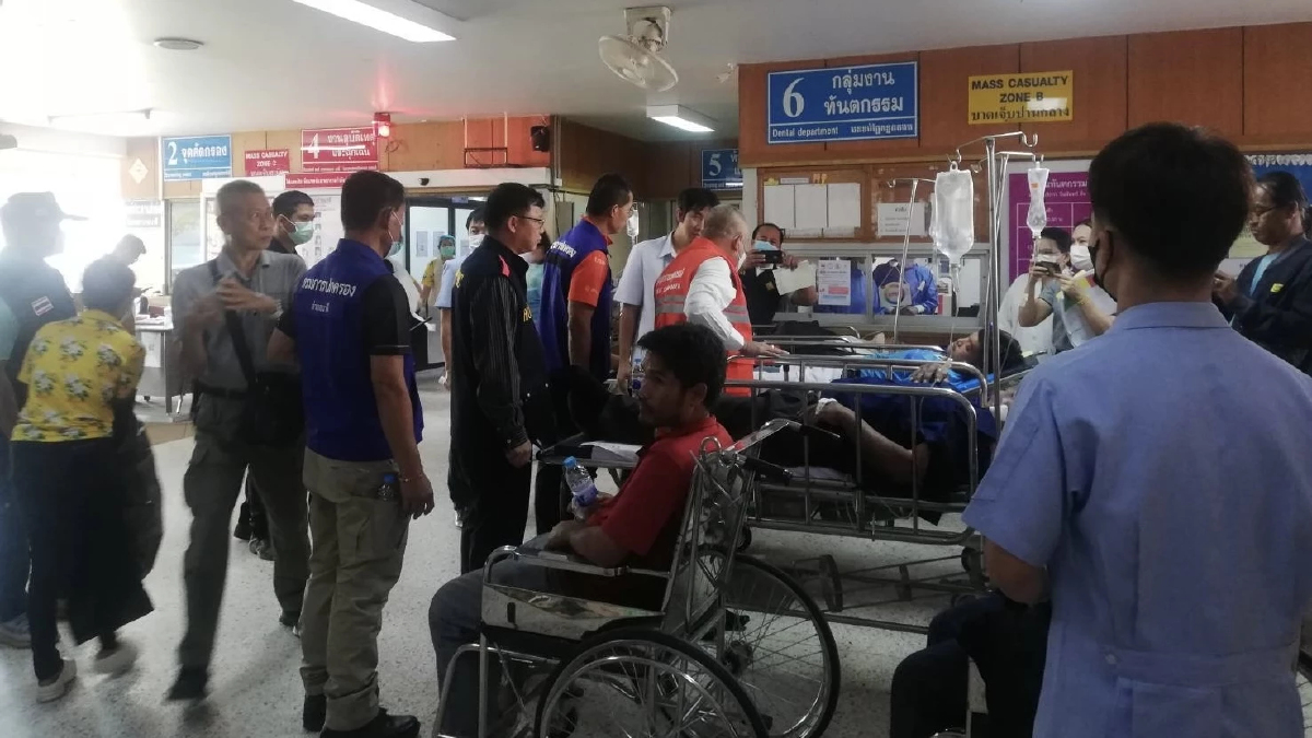 ‘สมศักดิ์’ ส่งทีม Mcatt ดูแลผู้ประสบอุบัติเหตุ รถทัวร์บึงกาฬ พลิกคว่ำ