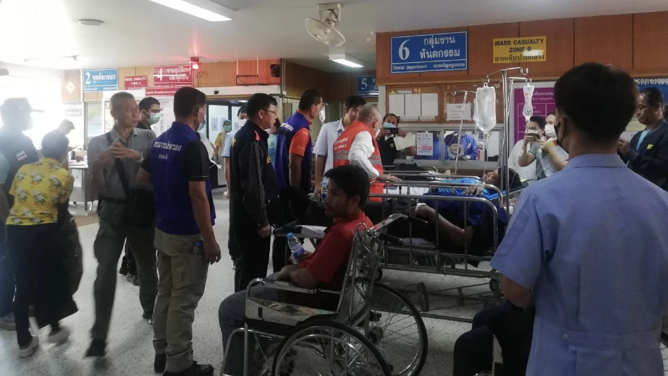 ‘สมศักดิ์’ ส่งทีม Mcatt ดูแลผู้ประสบอุบัติเหตุ รถทัวร์บึงกาฬ พลิกคว่ำ