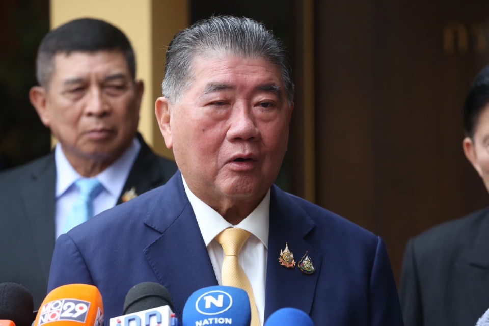 'ภูมิธรรม' เคาะรับคดีฮั้วเลือก สว.พรุ่งนี้ ปัดเคลียร์ใจ 'อนุทิน'