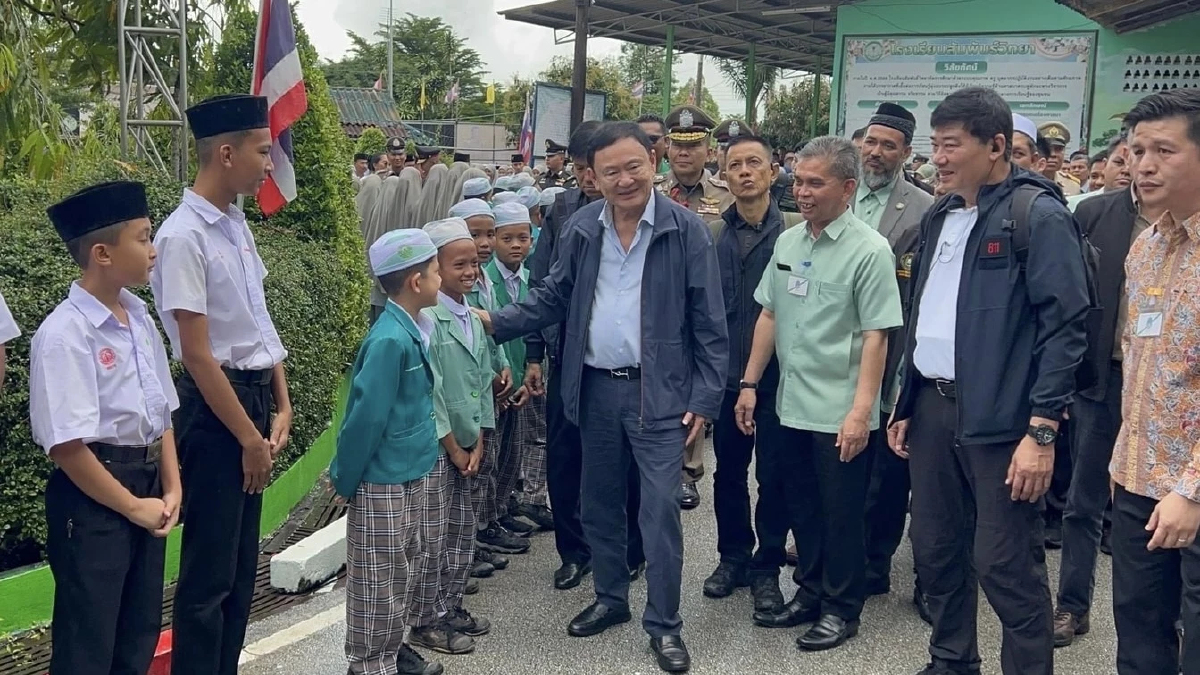 ‘ทักษิณ’ เผย พร้อมหนุน ‘แพทองธาร’ สร้างสันติสุขชายแดนใต้