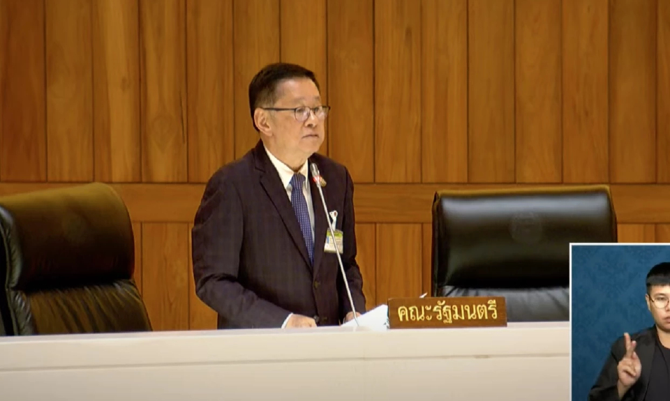 'รมว.ดีอี' แจงสภาฯ ปัดดอง การตรวจสอบคุณสมบัติ 'ปธ.กสทช.' บอกรอศาลรธน.ชี้