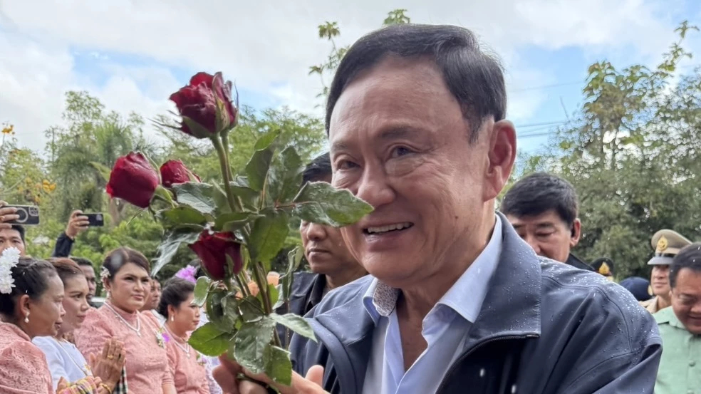 วงแตกข่าวรั่ว ไร้เงา ‘ทักษิณ’ เคลียร์ใจ ‘เนวิน’ โรงแรมพูลแมน รางน้ำ