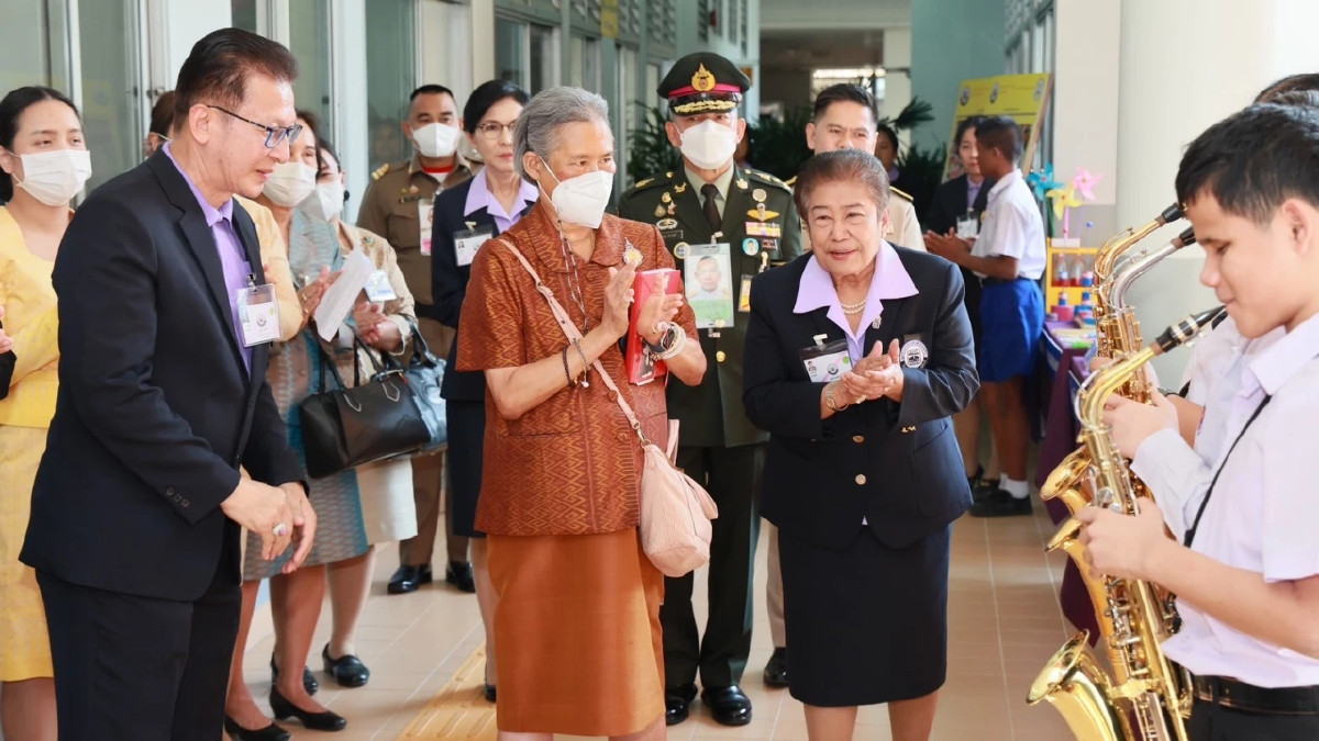 พระมหากรุณาของกรมสมเด็จพระเทพฯ พระราชทานแก่ผู้พิการทางสายตา