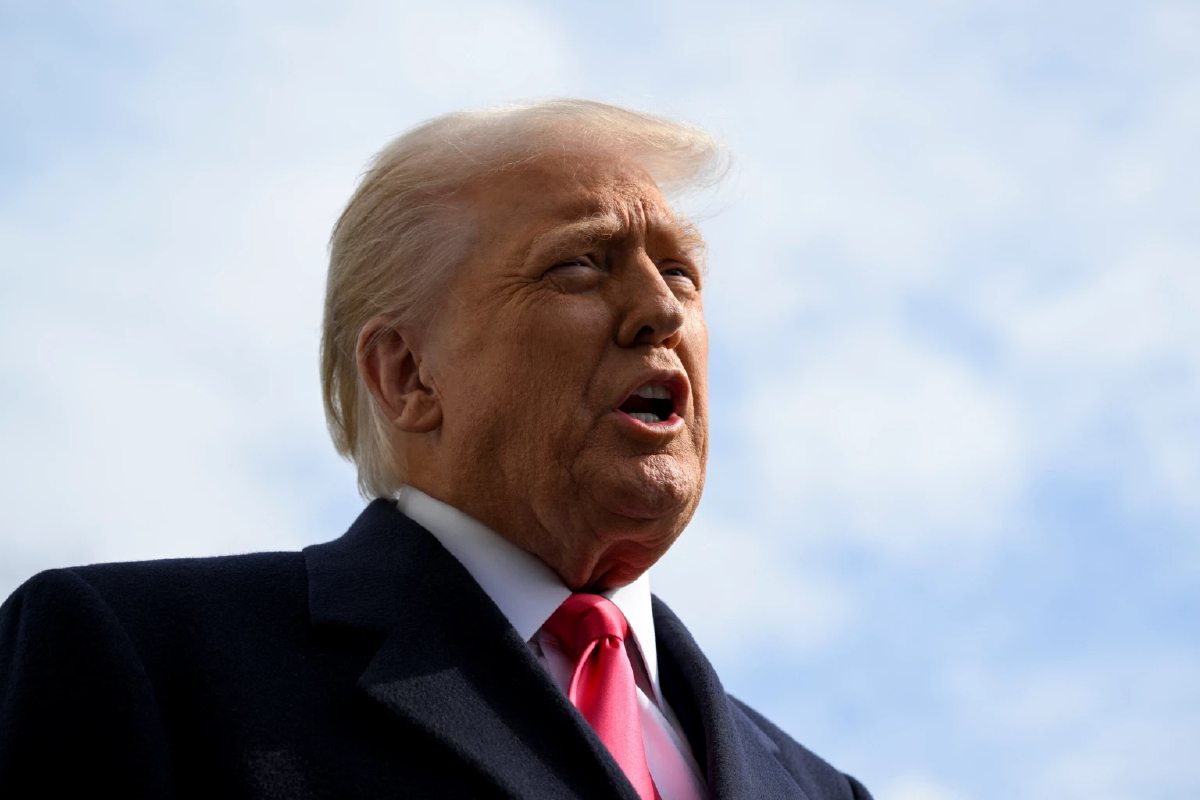 ทรัมป์ปัดความกังวลผลกระทบภาษีของเขา แต่ไม่ตัดเศรษฐกิจอาจหดตัว