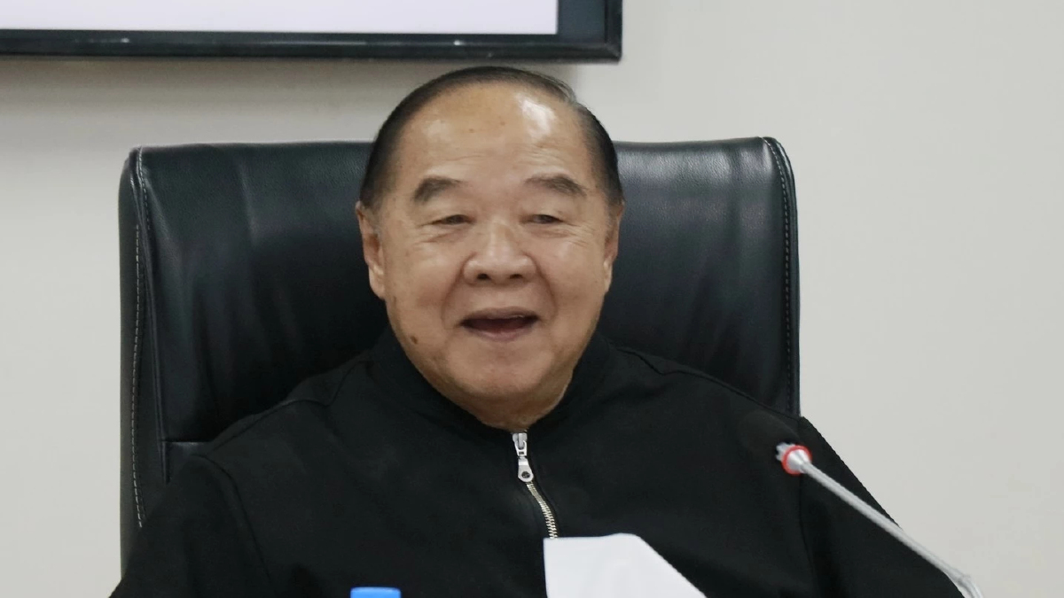 ‘รัฐบาล’ แขวะ ‘บิ๊กป้อม’ 4ปีพูด2วิ ดันจองกฐินซักฟอก ‘นายกฯ’