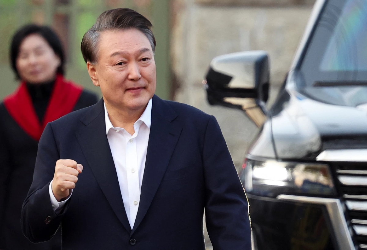 ประธานาธิบดีเกาหลีใต้ ยุน ซ็อกยอล ได้รับการปล่อยตัวจากสถานคุมขัง