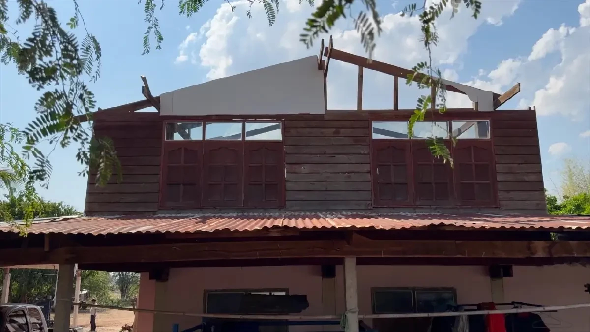 'พายุฤดูร้อน' ถล่มขอนแก่น แรงสุดรอบ 60 ปี เสียหายเป็นวงกว้าง