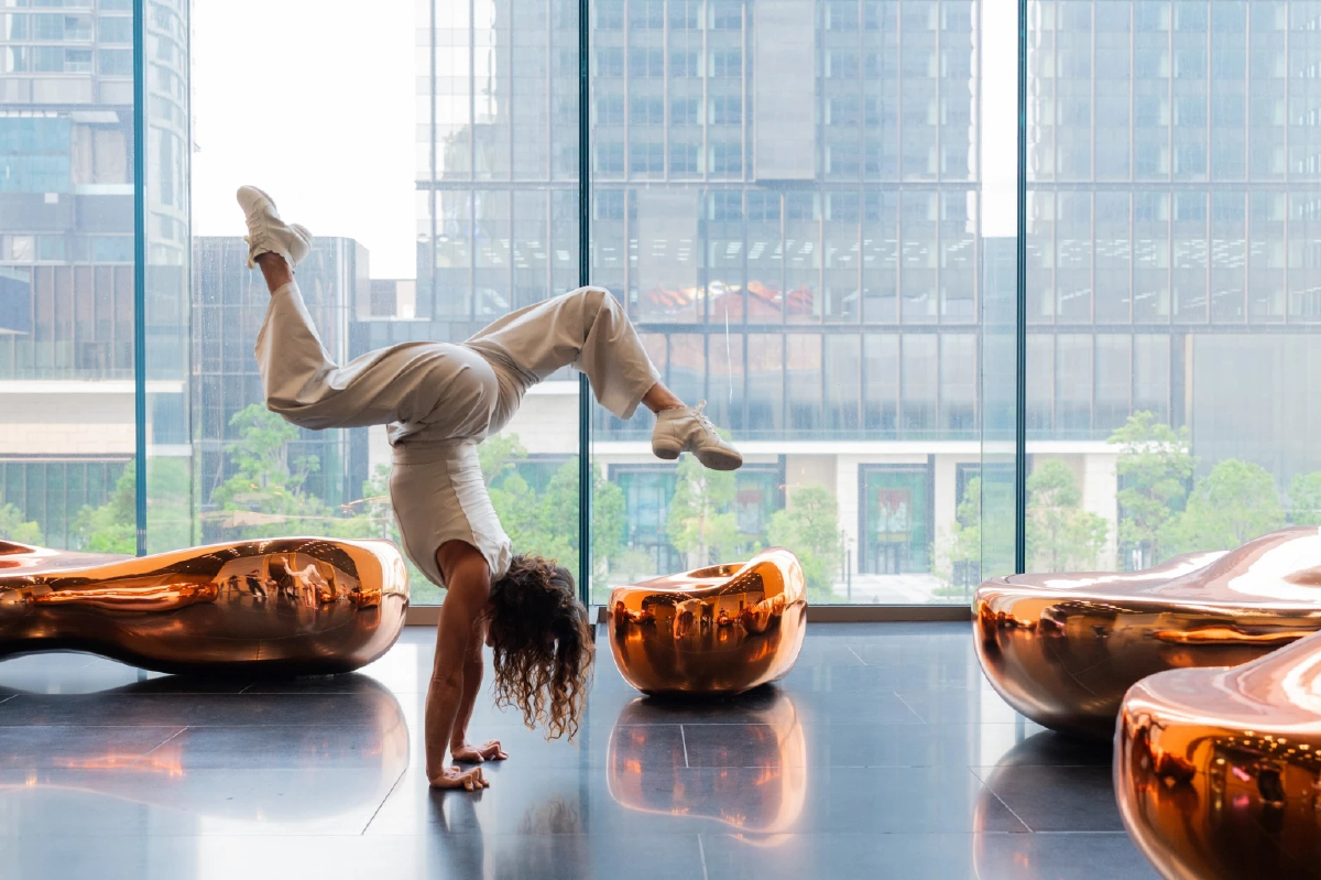 วัน แบงค็อก ร่วมสนับสนุน Café Oui-We! กับการแสดงกายกรรมระดับโลกจากฝรั่งเศส