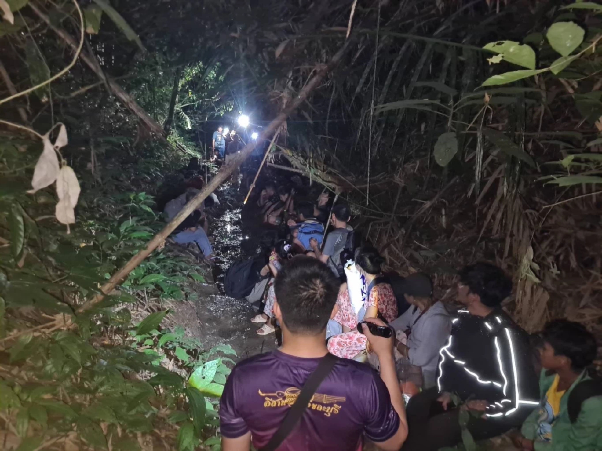 หน่วยเฉพาะกิจลาดหญ้า จับกุมแรงงานหลบหนีเข้าเมือง ซุกป่าไผ่