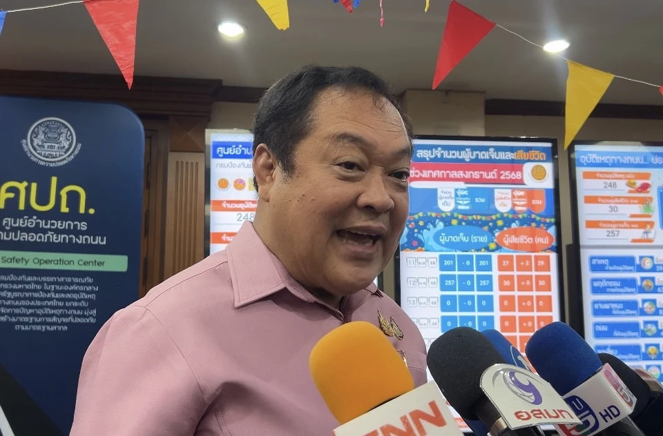 'ทวี'ชี้เรื่องดีถอยเอนเตอร์เทนเมนต์คอมเพล็กซ์ ปัดพรรคร่วมร้าว