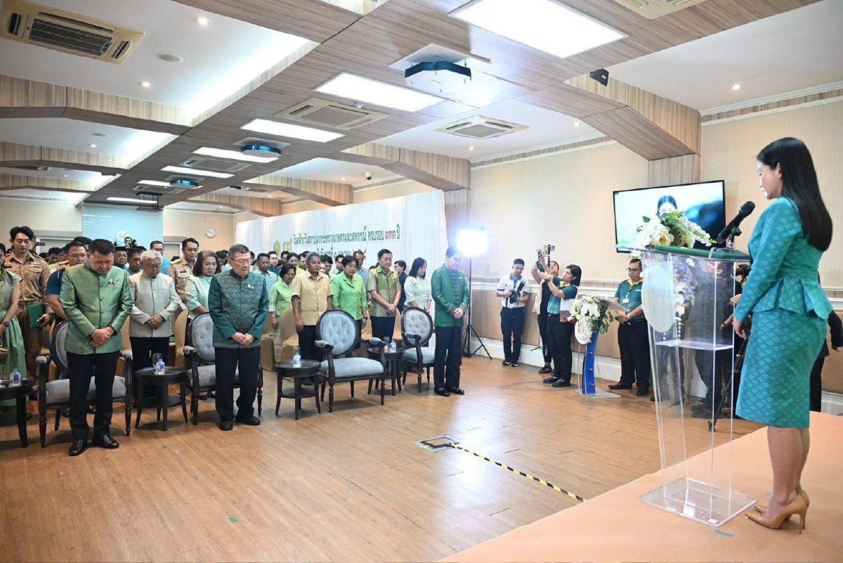 “นฤมล”นำทีมกระทรวงเกษตร ยืนไว้อาลัยเหยื่อแผ่นดินไหว