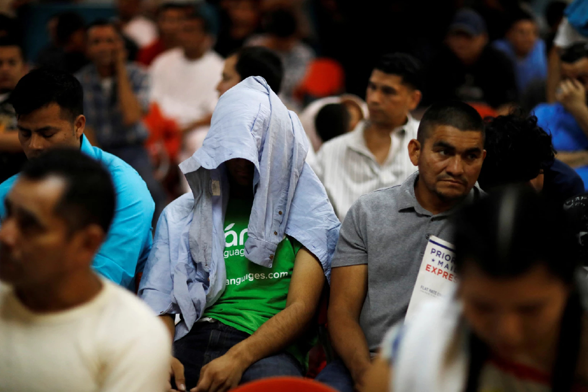 'สหรัฐ' ลงข้อมูลผู้อพยพ 6,000 คน ในลิสต์คนตาย ตัดสิทธิสวัสดิการ กดดันเนรเทศตัวเอง