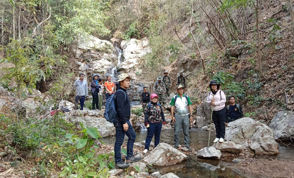 สำรวจน้ำตกห้วยหก หลังแผ่นดินไหว พบมีสีแดง กลิ่นคล้ายกำมะถัน