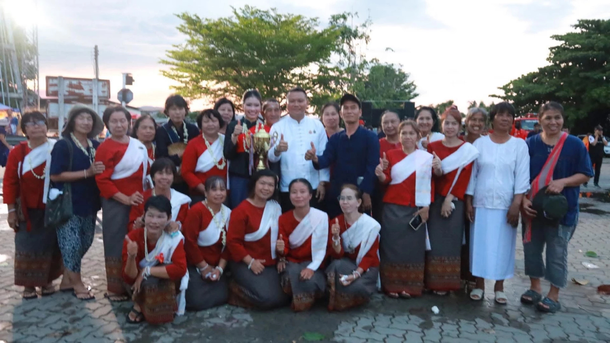 นายก อบจ.ลำพูน ขอโทษปมปล่อยนางรำฟ้อนกลางสายฝน งานแห่ไม้ค้ำโพธิ์