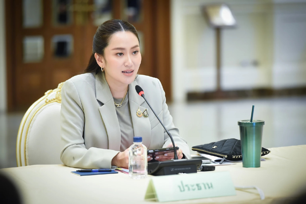 นายกฯเข้าทำเนียบฯ ถกทีมบ้านพิษณุโลก ก่อนพบนายกฯมาเลเซีย