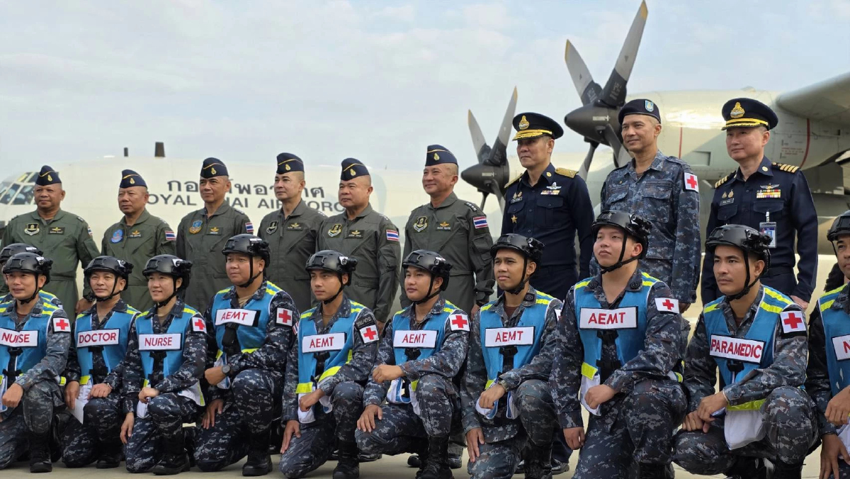 'ผบ.ทสส.-ผบ.ทอ.' ส่งกำลังพล 55 นาย กู้วิกฤติแผ่นไหวเมียนมา