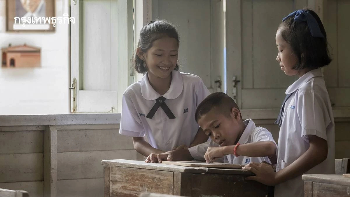 สถิติชี้ 'ยิ่งเรียนสูง ยิ่งหลุดพ้นความจน' แต่ 'ค่าเดินทาง' คืออุปสรรคใหญ่