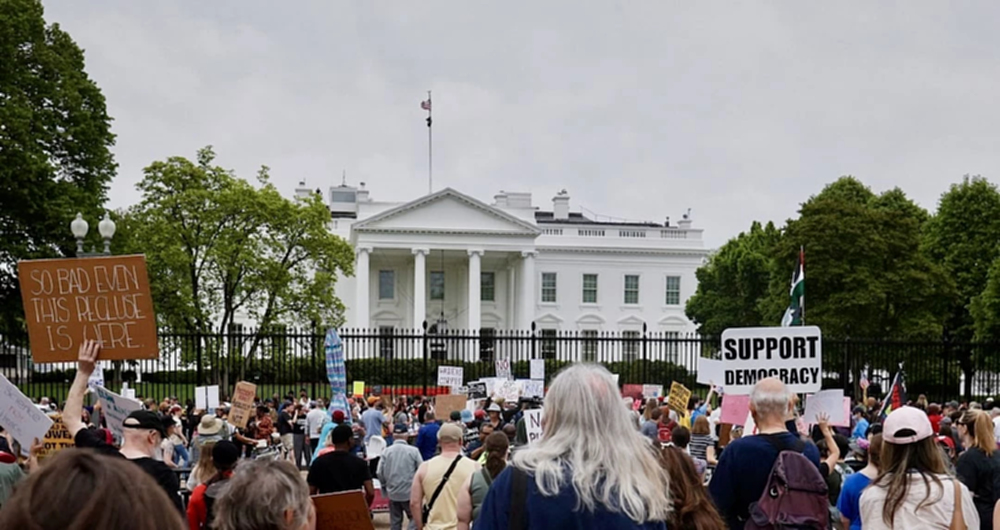 ผู้ประท้วงหลายพัน ชุมนุมต่อต้าน ‘ทรัมป์’ ทั่วสหรัฐ