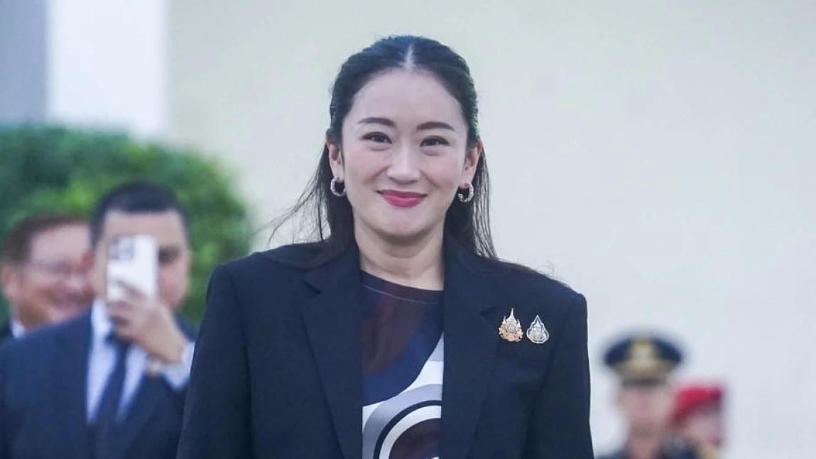 ‘แพทองธาร’ ปัดพบ ‘ยิ่งลักษณ์’ ที่ อังกฤษ ลั่น ‘ทักษิณ’ ไม่หนี