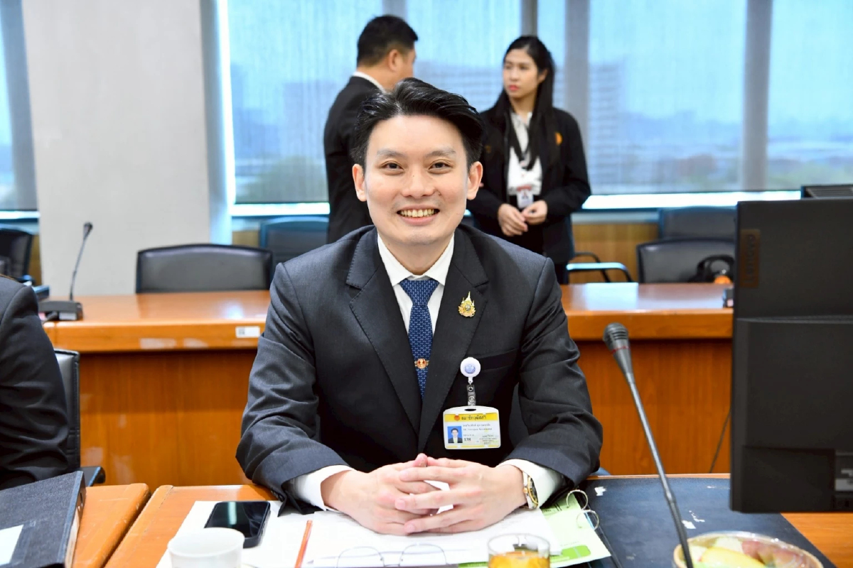 'ปธ.กมธ.คอมเพล็กซ์' สว. ยอมรับวาระหลุดเรียก 'นายกฯ' แจง