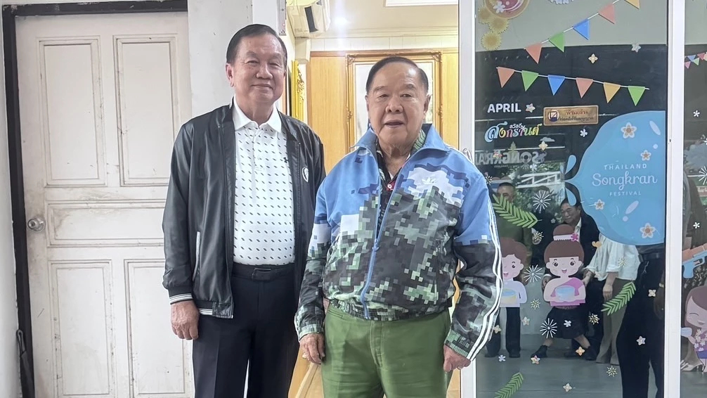 ‘3 ป.’ เหนียวแน่น ห่วง ‘พี่ป้อม’ ลื่นล้ม ย้ำไม่หนัก ลุย การเมืองต่อ