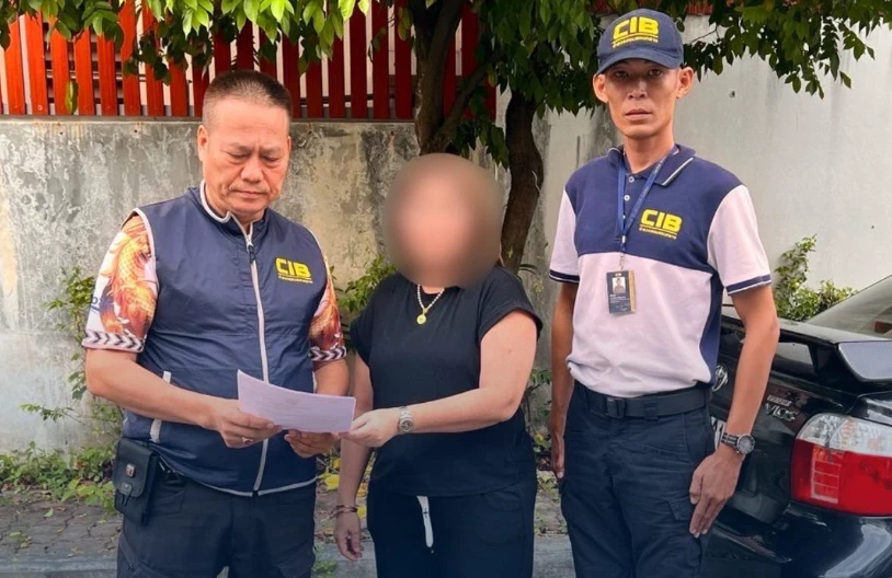 บุกนครปฐมจับสาวแสบ หลอกขายของออนไลน์ เหยื่ออื้อสูญเงินล้าน