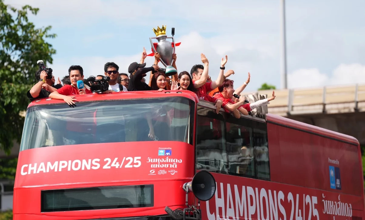 วางแผนการเดินทางด่วน! แฟนหงส์แดง แห่ฉลองแชมป์ กลางกรุง คาดรถติด