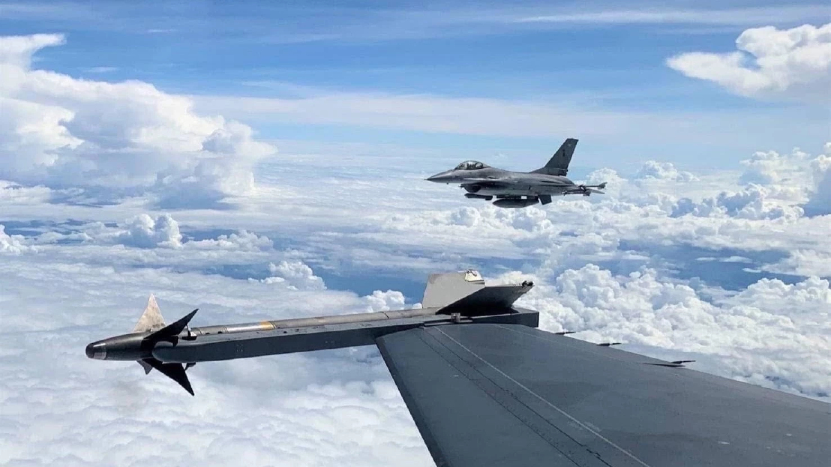 ชายแดนวุ่น ทอ. ส่ง F-16 ประกบ เครื่องบินรบเมียนมาทิ้งระเบิดชนกลุ่มน้อย