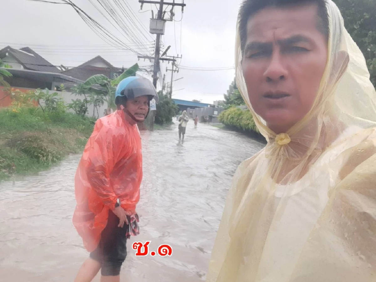 'ถลาง' ฝนตกหนักต่อเนื่อง เสี่ยงน้ำท่วมขัง แจ้งเตือนประชาชน