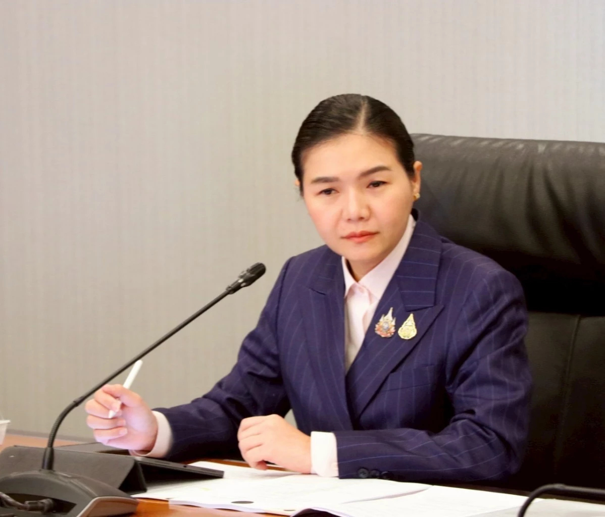 'จิราพร' สั่ง สคบ. คุมเข้ม สินค้าไร้มาตรฐาน ย้ำดูแลผู้บริโภค