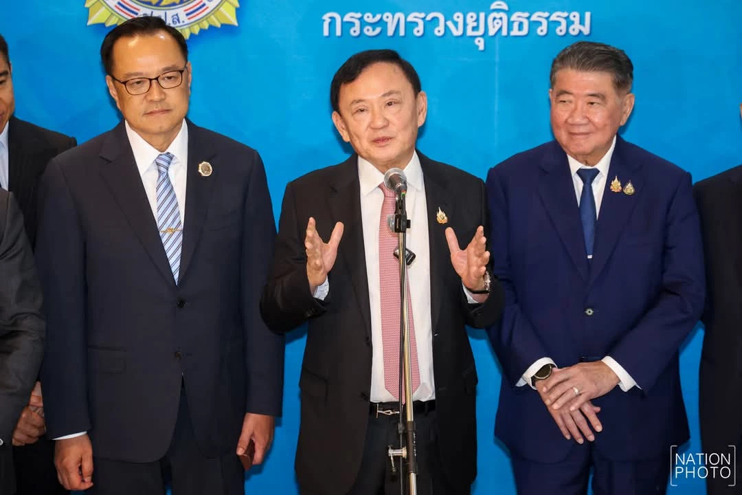 'ทักษิณ' ตลก ข่าวหนีต่างประเทศ ซัดแต่งนิยายน้ำเน่า แนะคนไทยอย่าถูกจูงง่าย