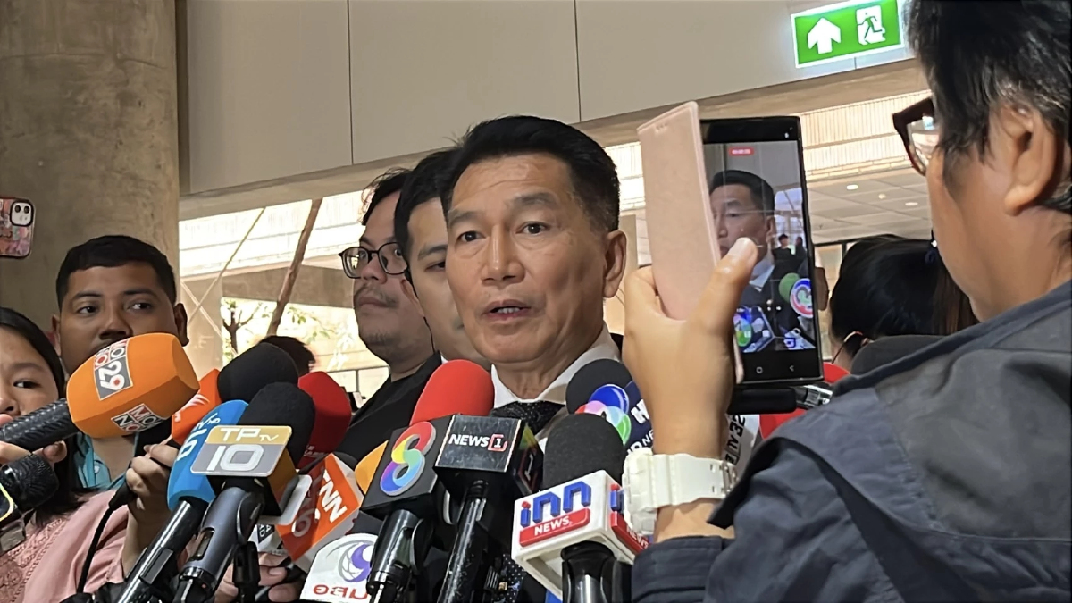 'พิเชษฐ์' ยินดี 'ปชน.' ยื่น 'ศาลรธน.'  เอาผิดม.144 ย้ำทำตามขั้นตอน