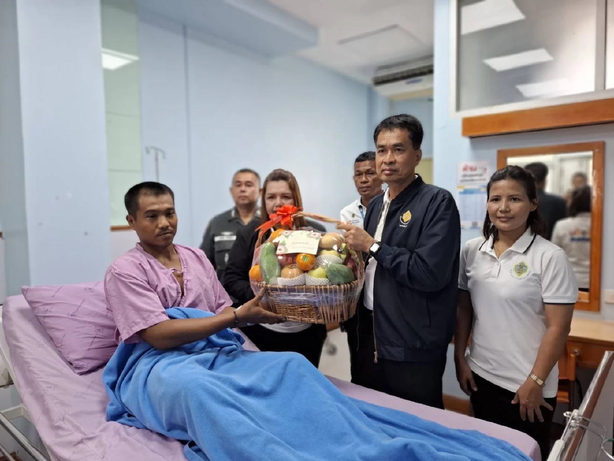กกต. รุดเยี่ยมพร้อมเยียวยาตำรวจถูก สจ. กร่างยกพวก รุมตื้บ จ.สงขลา