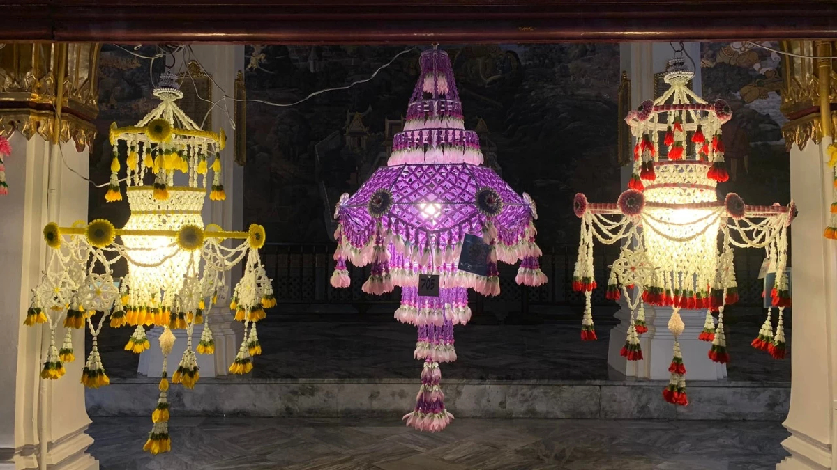 โคมตรา เครื่องสักการะพระราชพิธีวิสาขบูชา