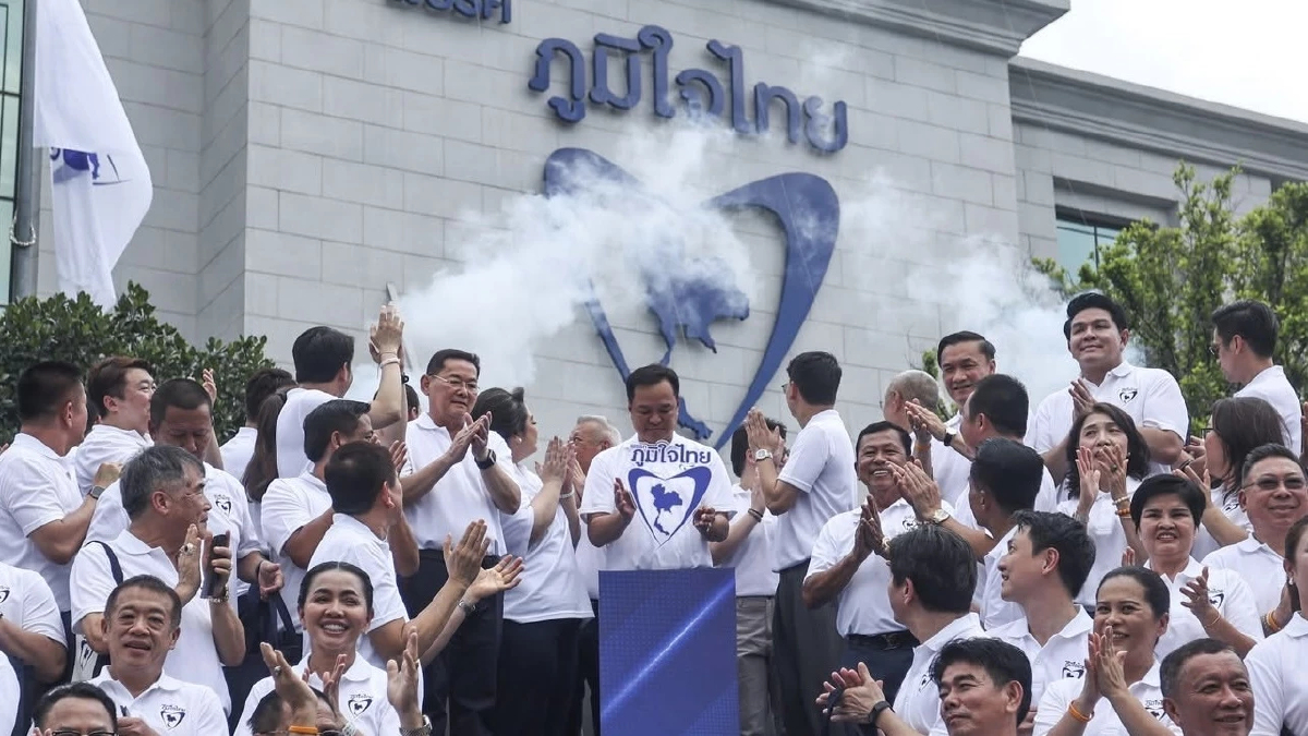 ‘อนุทิน’ เย้ย ยื่น ‘ยุบภูมิใจไทย’ เซ่น ‘ฮั้ว สว.’ ฝันกลางวัน ไร้สาระ