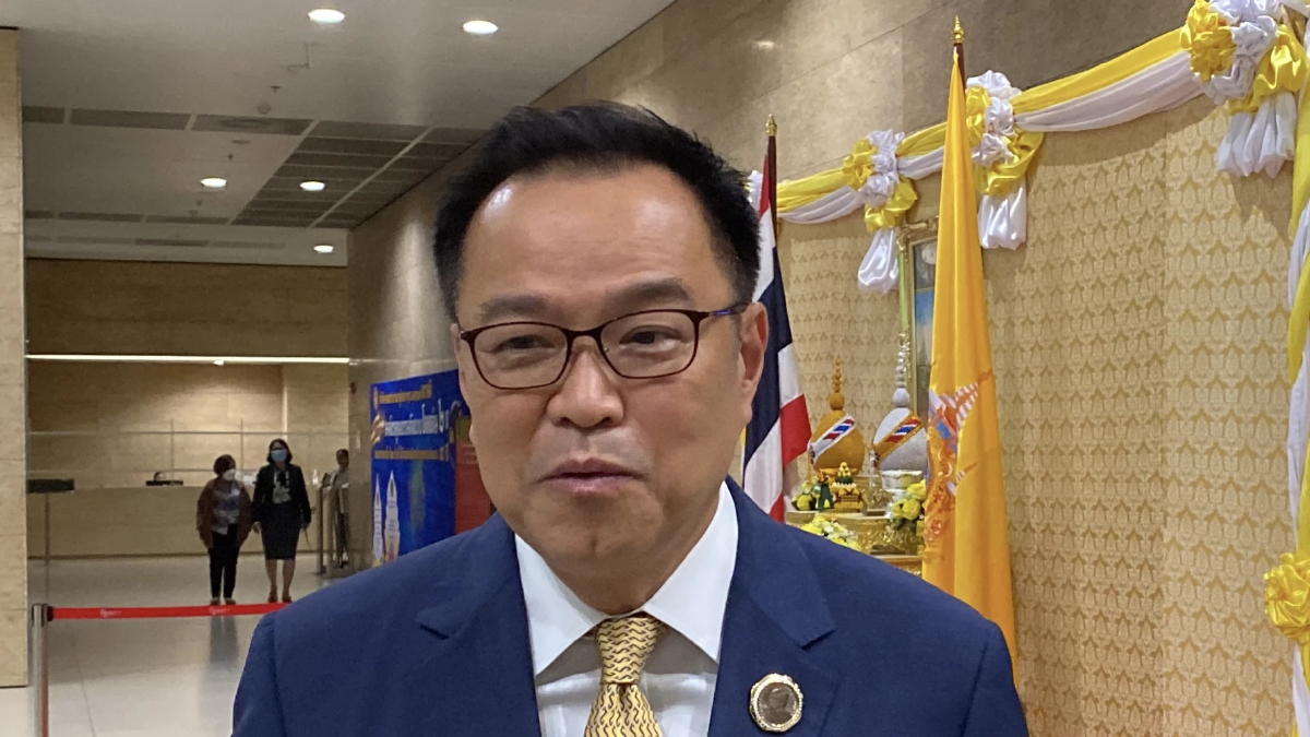 ‘อนุทิน’ เผย ‘ทักษิณ-เนวิน’ กินข้าว ไม่เกี่ยวรัฐบาล โชว์ปึ้ก ภาพกอดคอ