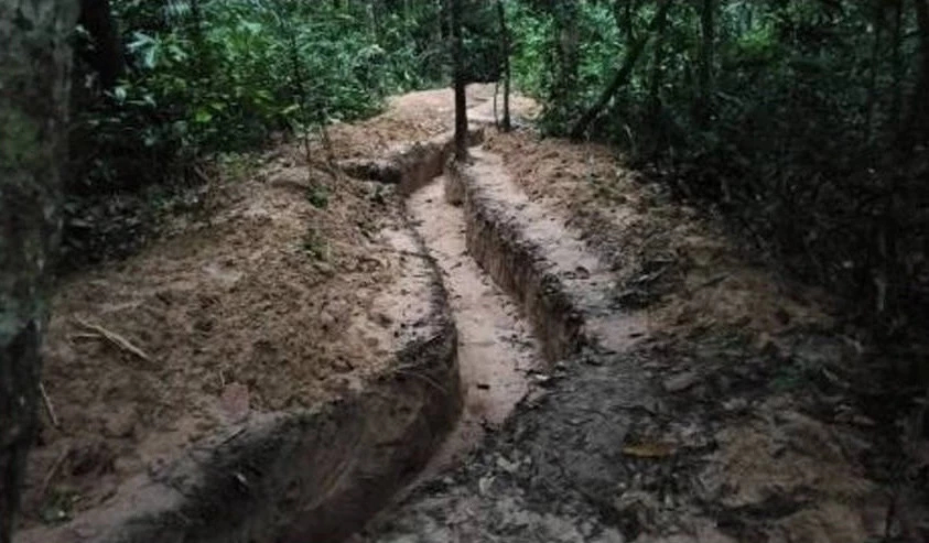 เปิดภาพ!คูเลต ทหารกัมพูชาขุดยาว650 เมตร จุดปะทะทหารไทยเช้านี้