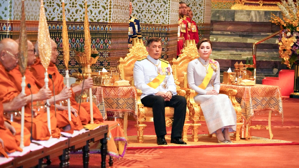 ในหลวง-พระราชินี เสด็จฯ ในการพระราชพิธีฉัตรมงคล พุทธศักราช 2568